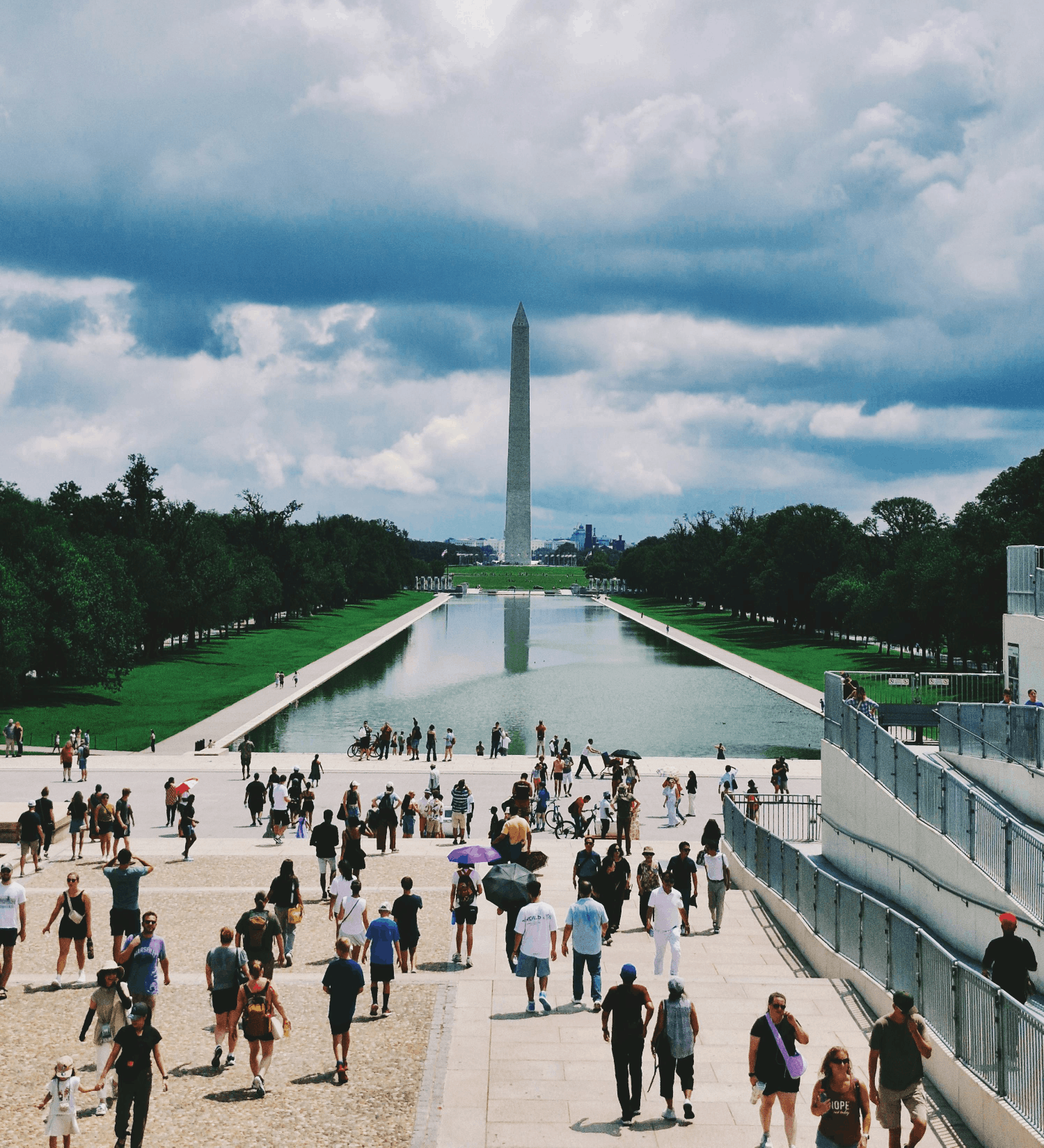 washington-monument-reflective-pool-crowd